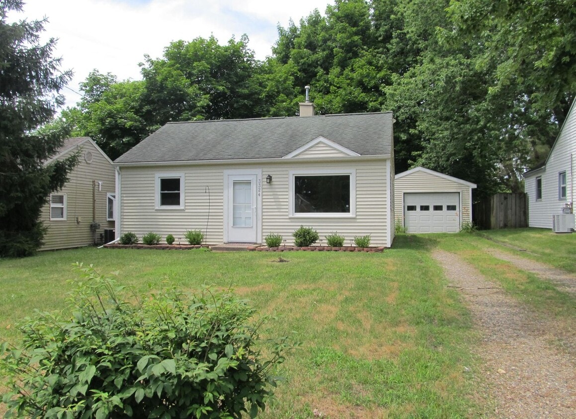 Primary Photo - Two Bedroom Ranch in Westnedge Hill