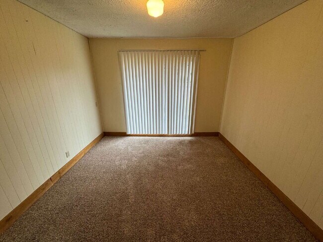 Foto del edificio - Milwaukie Tri-plex, 2-Bedroom, Near Transp...