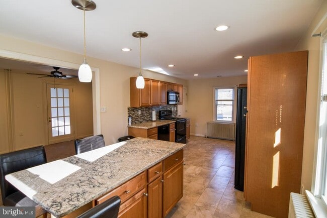 Foto del edificio - 1071 W Bristol Rd