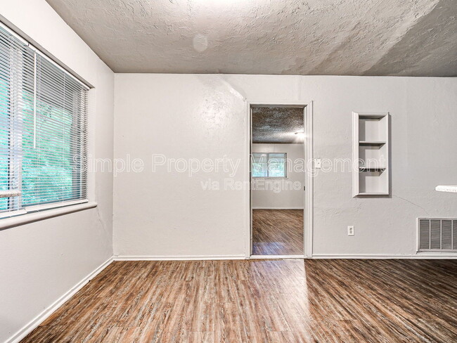 Building Photo - 4301 N Terry Ave