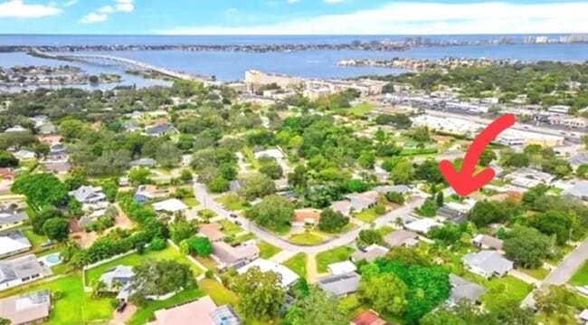 Foto del edificio - 245 Bel Forest Dr