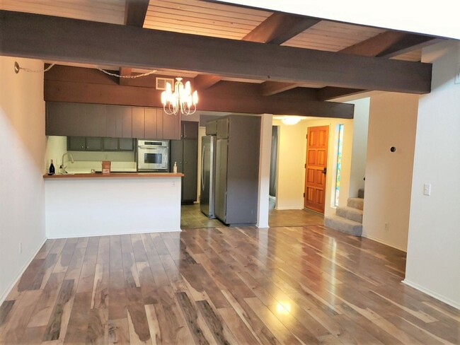 Building Photo - 3 br, 3 bath House - 2049 Village Lane