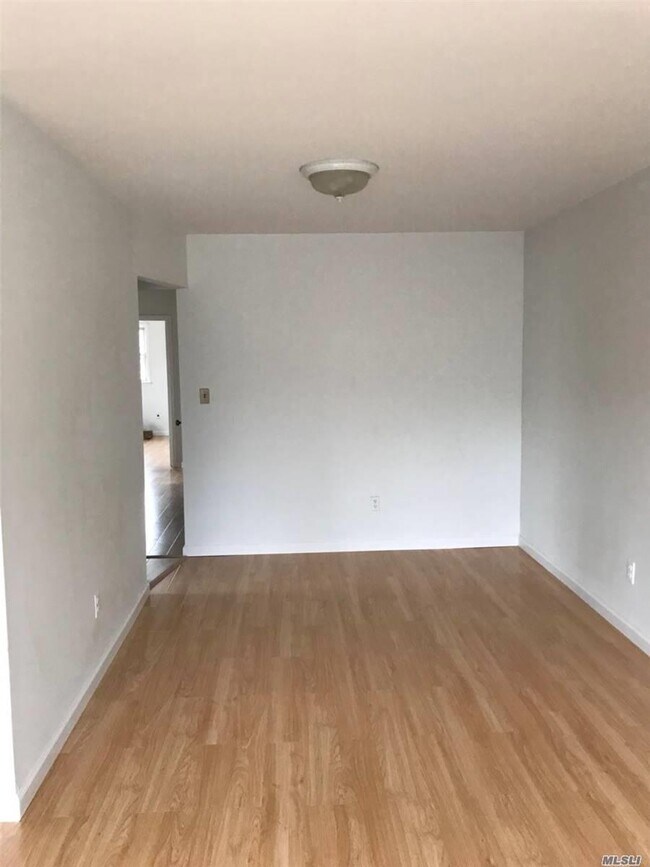 Foto del edificio - 130-09 60th Ave