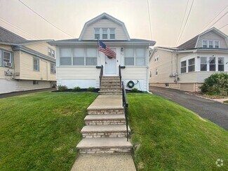 Building Photo - 617 Twain Pl