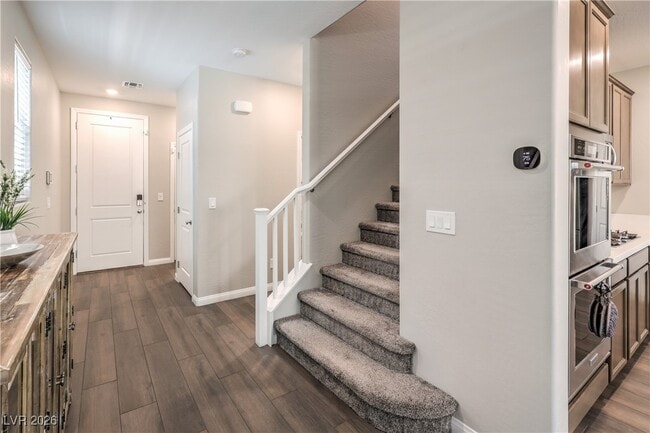 Foto del edificio - 10646 Silver Pond Ave