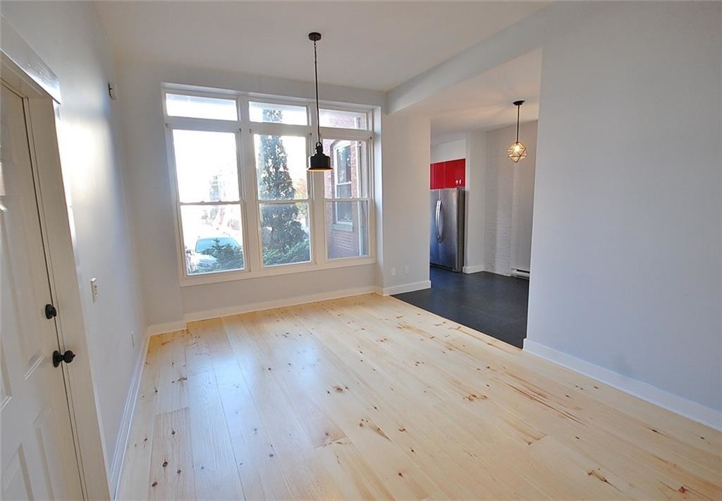 Bright dining area - 34 Lafayette St
