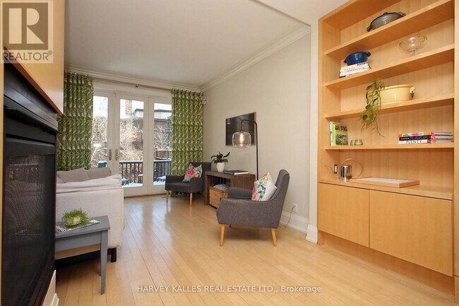 Building Photo - 431 Sumach St