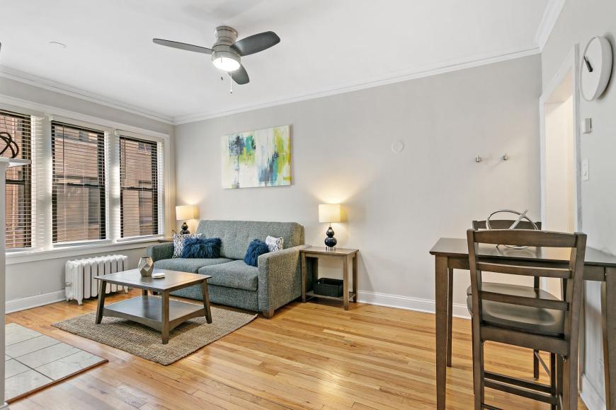 Foto principal - 1 bedroom in Chicago IL 60657