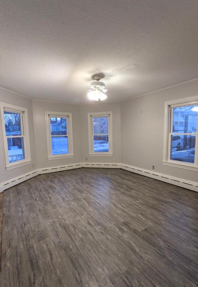 Living Room - 27 Covell St