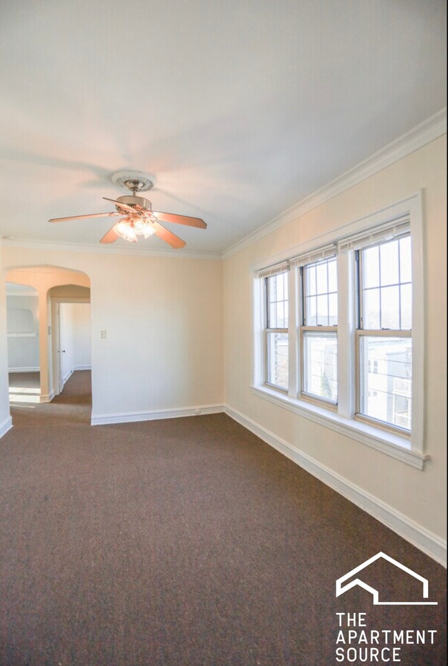 Building Photo - 5642 N Kimball Ave