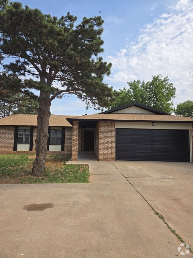 Building Photo - 2128 Castle Ct