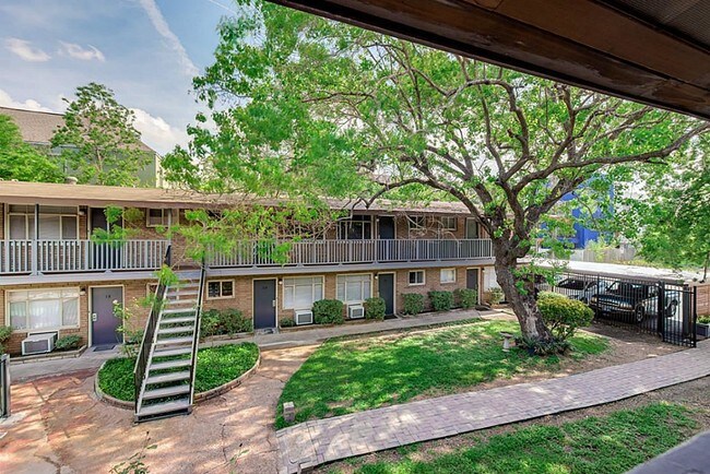 Building Photo - 6218 Gehring St