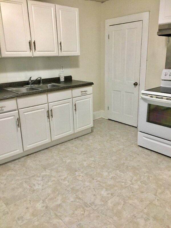 Foto principal - 415 W Grove St