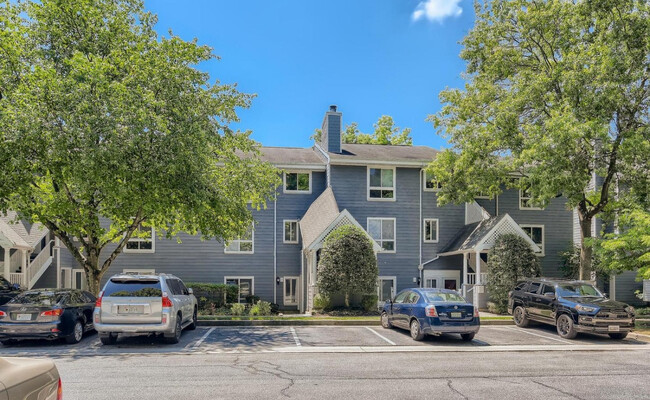 Building Photo - 51 Greenwich Pl