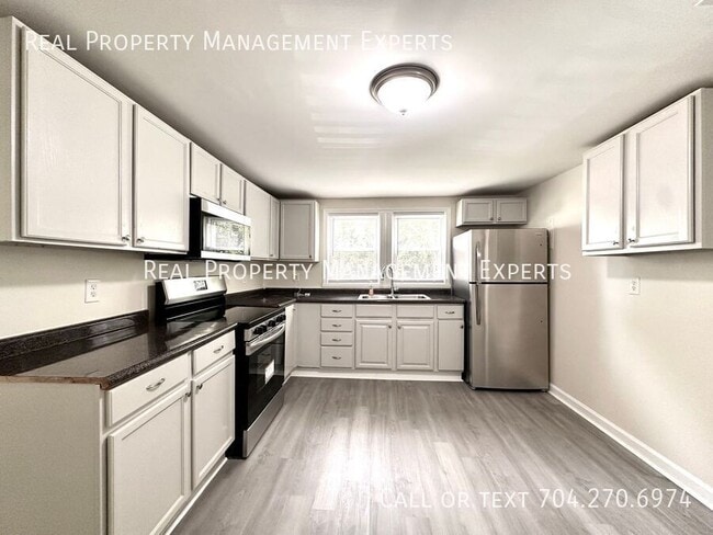 Building Photo - 3045 Reid Ave
