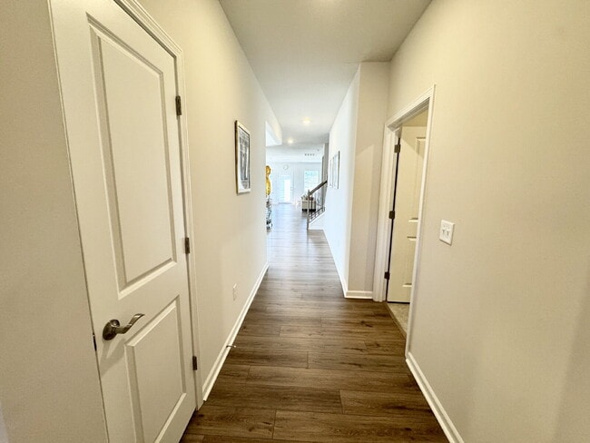 Building Photo - Spacious 4-Bedroom Home w/ 3 Full Baths on Somerset Lane in Central, SC