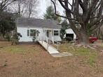 Primary Photo - 826 W Terrell St