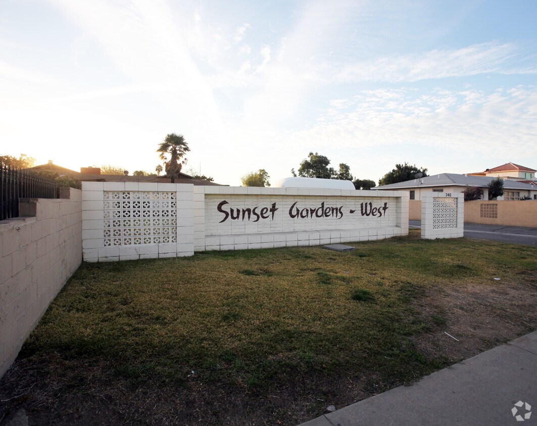 Foto del edificio - 346 N Sunset Ave