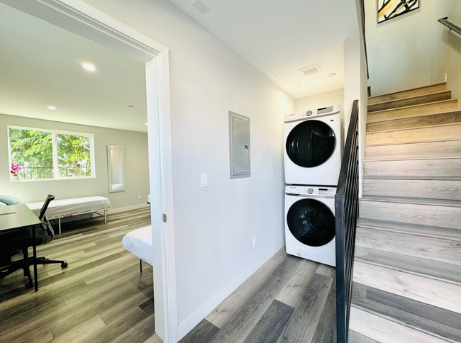 Foto del edificio - 1301 N Kingsley Dr