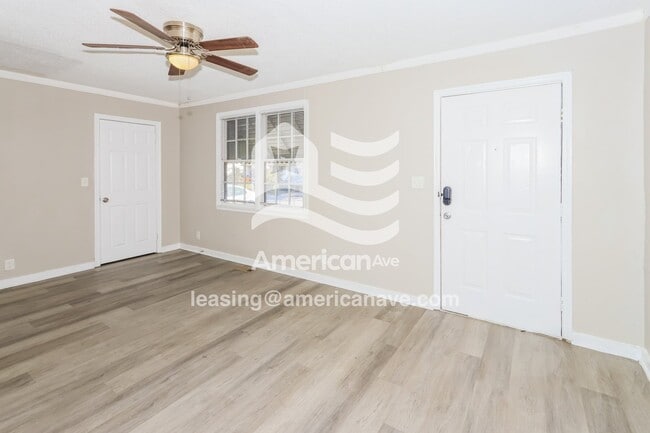 Building Photo - 211 Meadowdale Dr