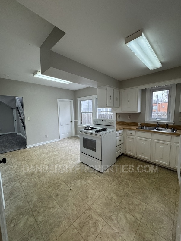 Building Photo - 929 Tiffin Ave