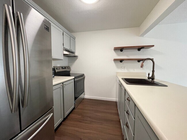 Foto del edificio - Maple Leaf 1 Bedroom Apartment Now Ready!