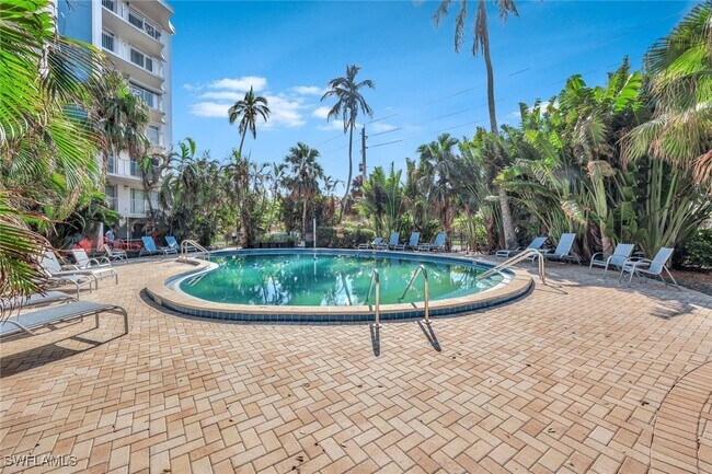 Foto del edificio - 1300 Gulf Shore Blvd N