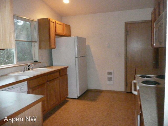 Building Photo - 3 br, 2 bath House - 17217 2nd St. NW