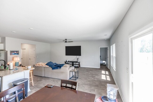 Building Photo - 168 Bottlebrush Dr