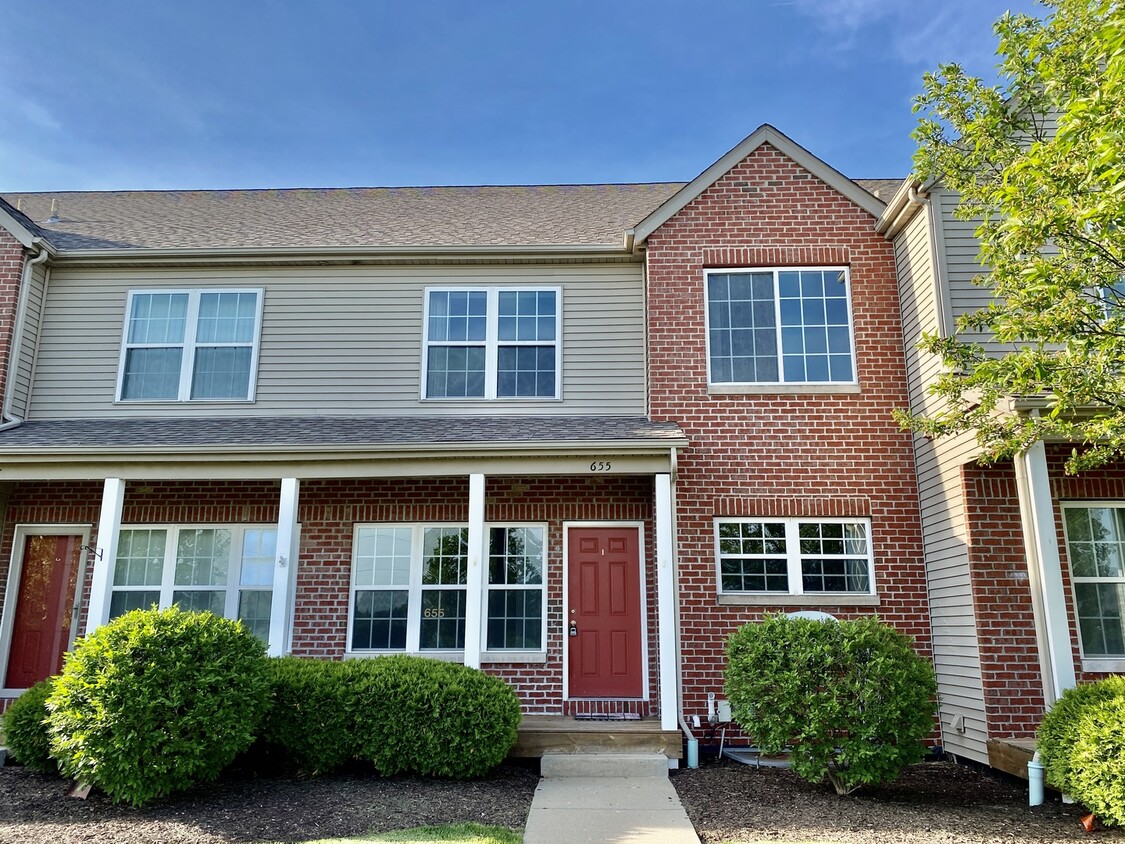 655 Stonegate Dr Unit 655, Sycamore, IL 60178 Condo for Rent in