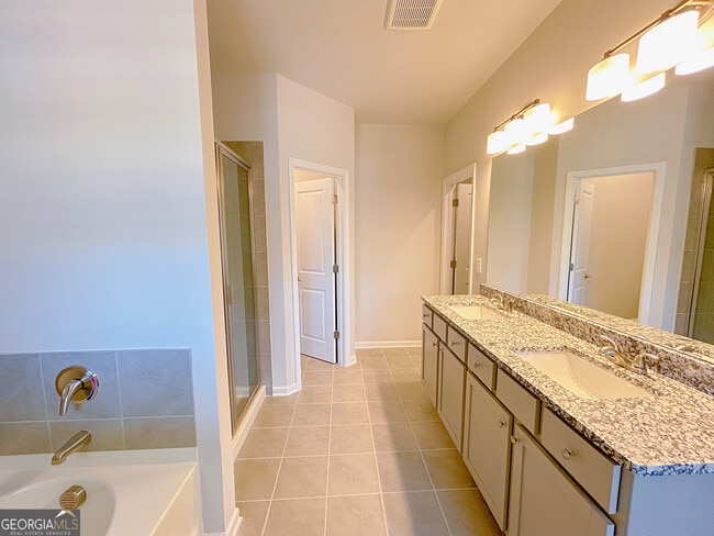 Building Photo - 2578 Mls Cmn Dr