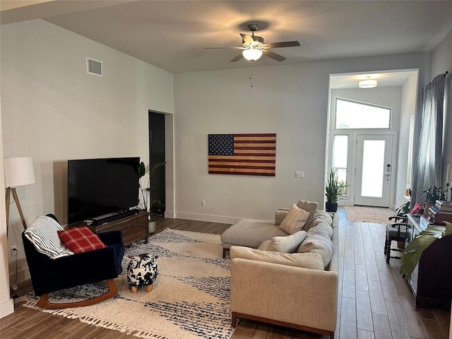 Building Photo - 8600 Cumbrae Ln
