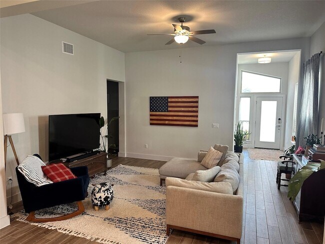 Foto del edificio - 8600 Cumbrae Ln
