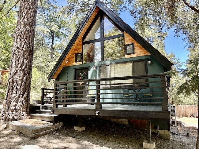 Building Photo - 25245 Rosaline Rd