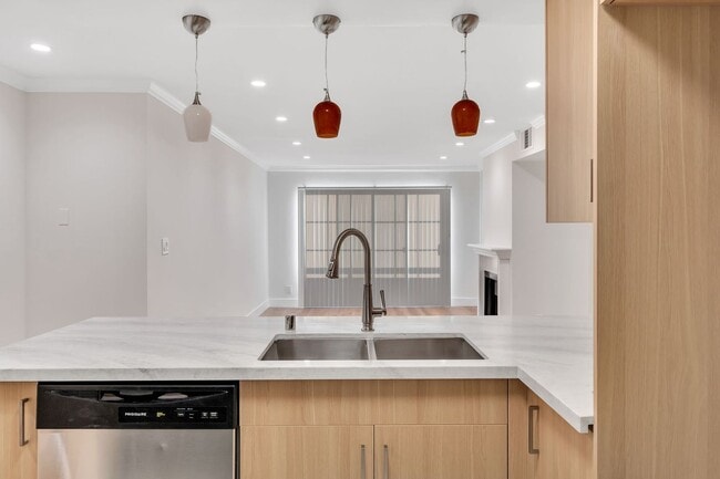 Building Photo - Vista Luxury Investments, LLC