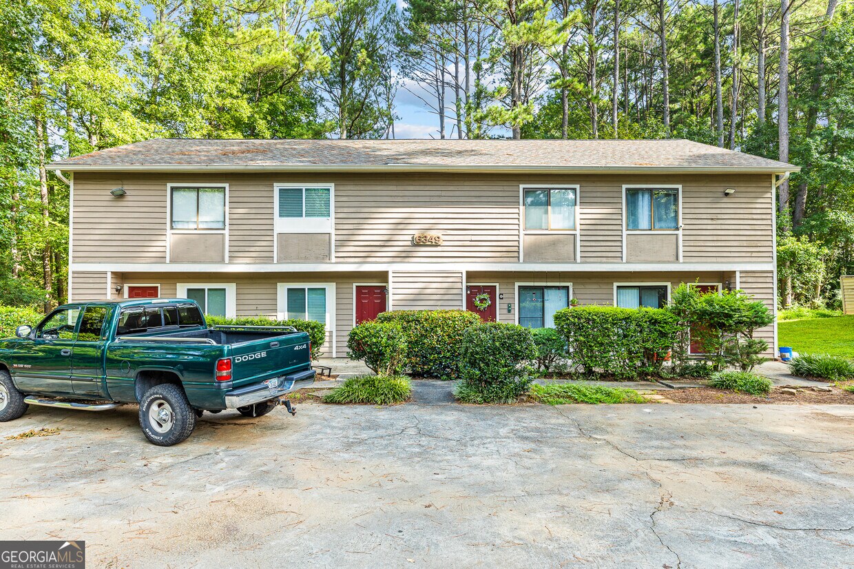Primary Photo - 6349 Holcomb Way