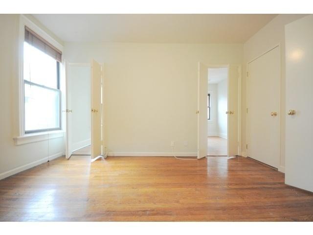 Primary Photo - 4 Morton St