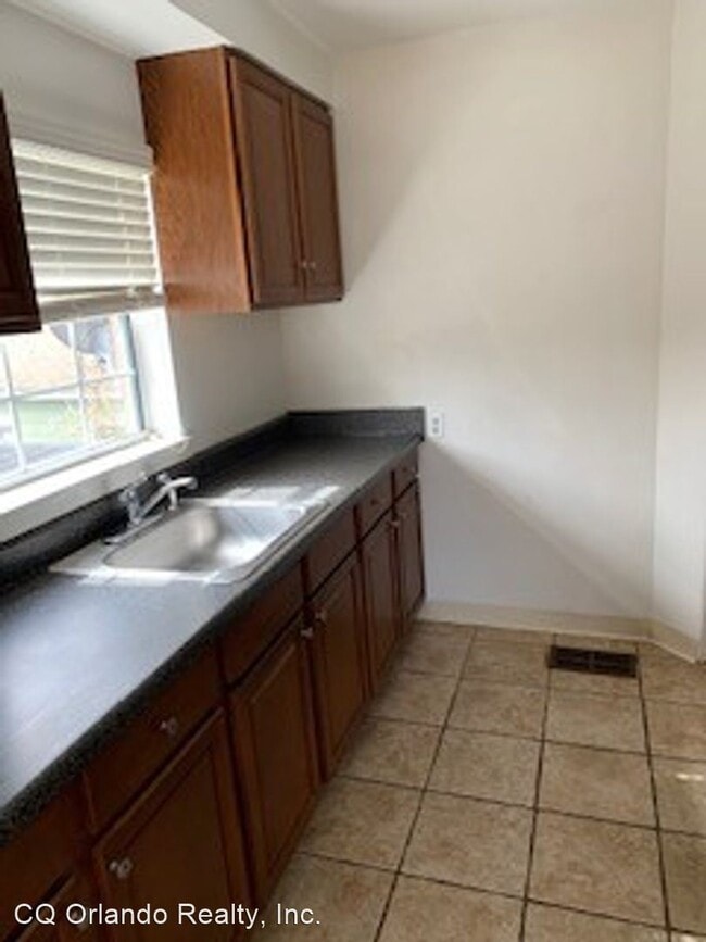 1 br, 1 bath House 1134 S. Summerlin Avenue House Rental in Orlando