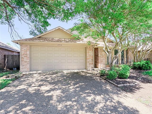 Foto principal - 2710 Laurel Oaks Dr