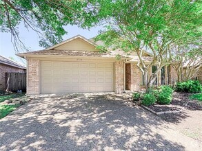 Building Photo - 2710 Laurel Oaks Dr