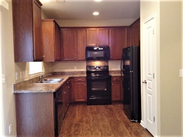 Foto del edificio - 904 Old Forester Lane