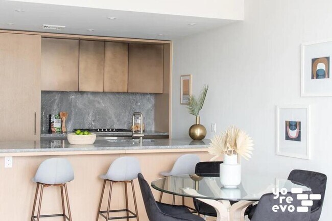 Foto del edificio - 2 bedroom in Brooklyn NY 11217