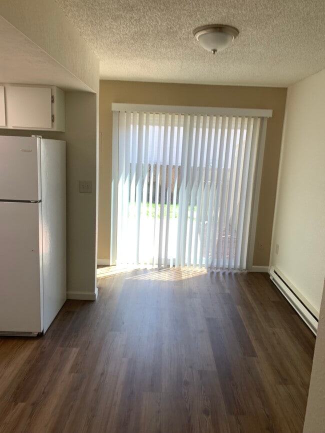 Building Photo - 1303 Nickel Dr
