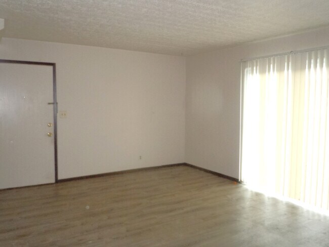 Building Photo - 209 Anthony Dr