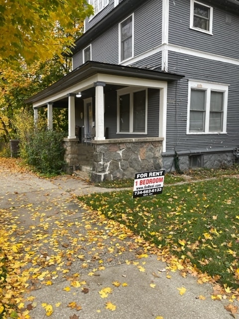 Building Photo - 549 Logan St SE