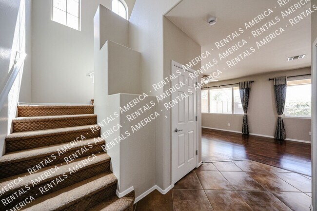 Foto del edificio - 3751 Desert Creek Ln