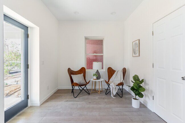 Foto del edificio - 1533 E 30th Ave