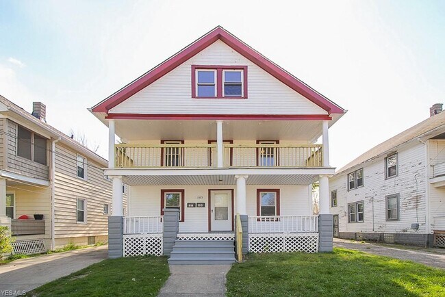 Building Photo - 385 E 160th St