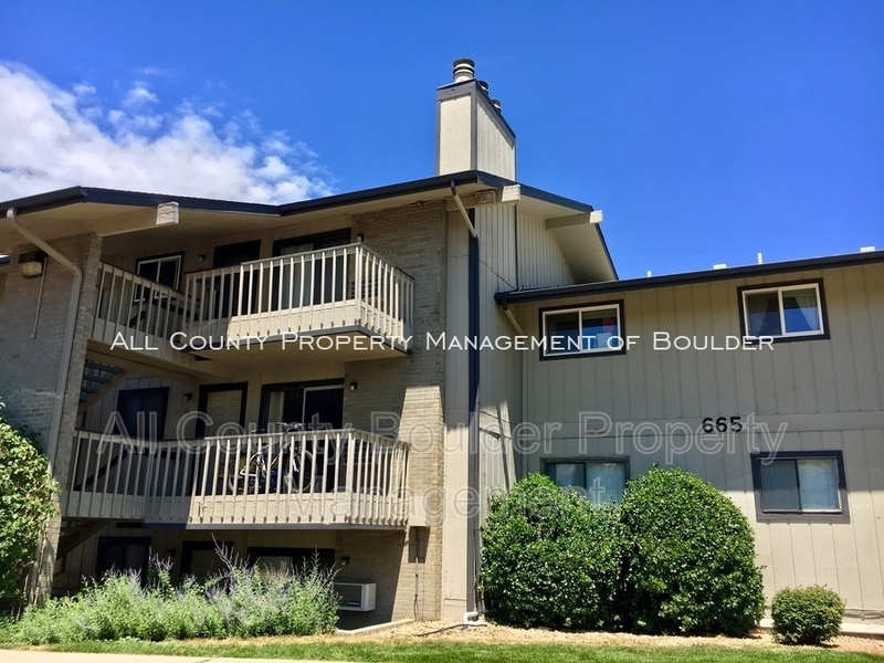 Primary Photo - 665 Manhattan Dr