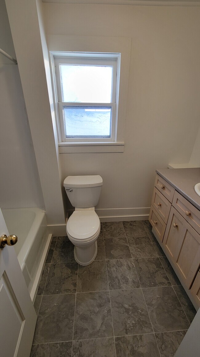 Foto del edificio - 1025 C Ave